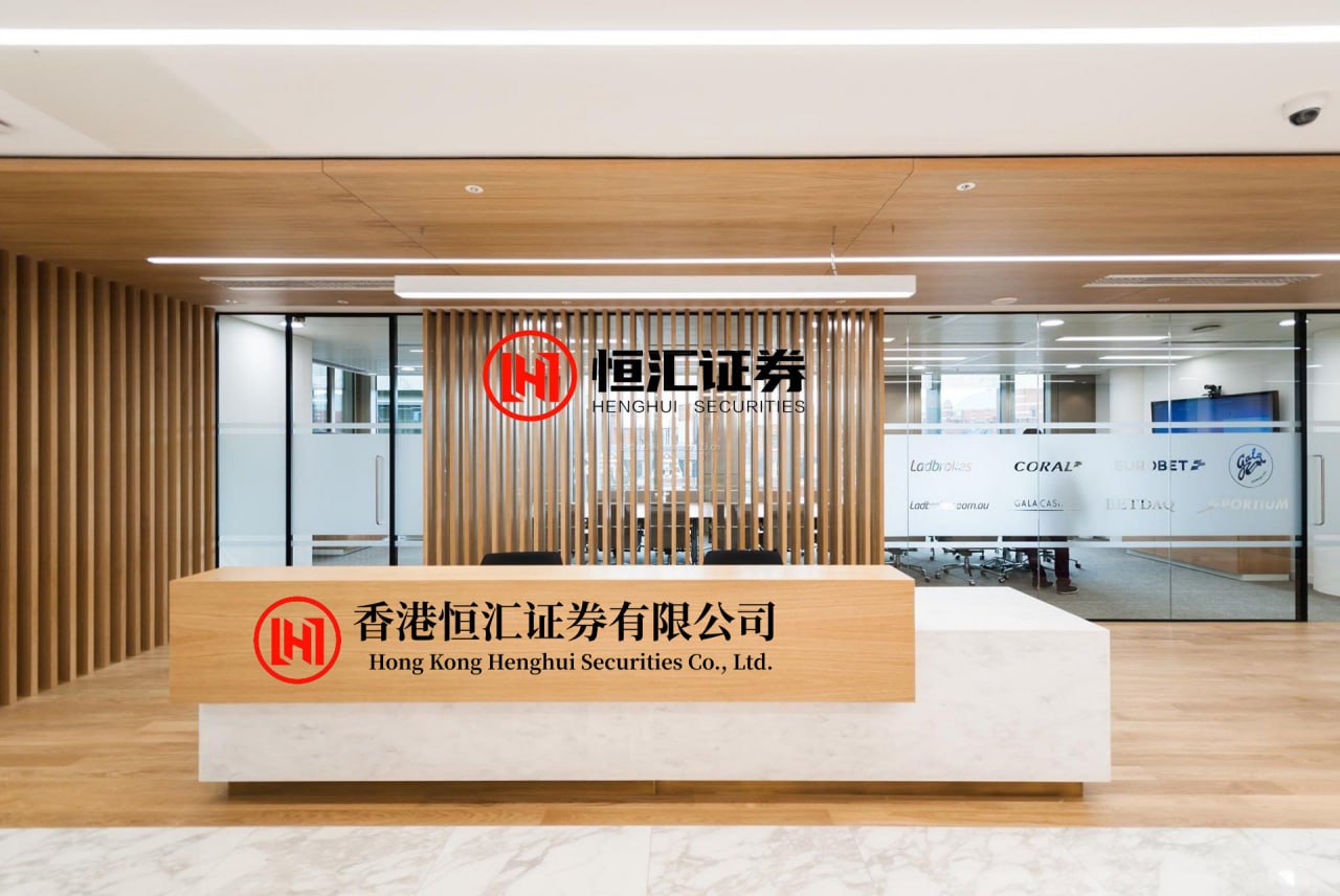 聚富人 南部战区黄岩岛战备警巡 释放怎样信号？